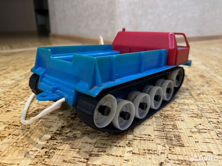 Гусеничный вездеход СССР