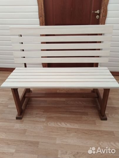 Скамейка деревянная