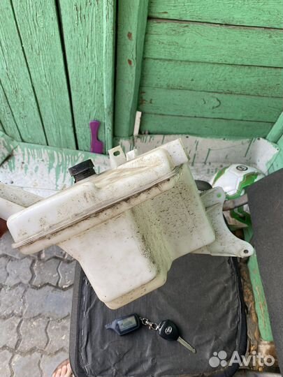 Бачок омывателя toyota corolla 150