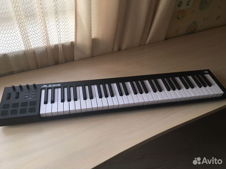 Midi Клавиатура Alesis V61