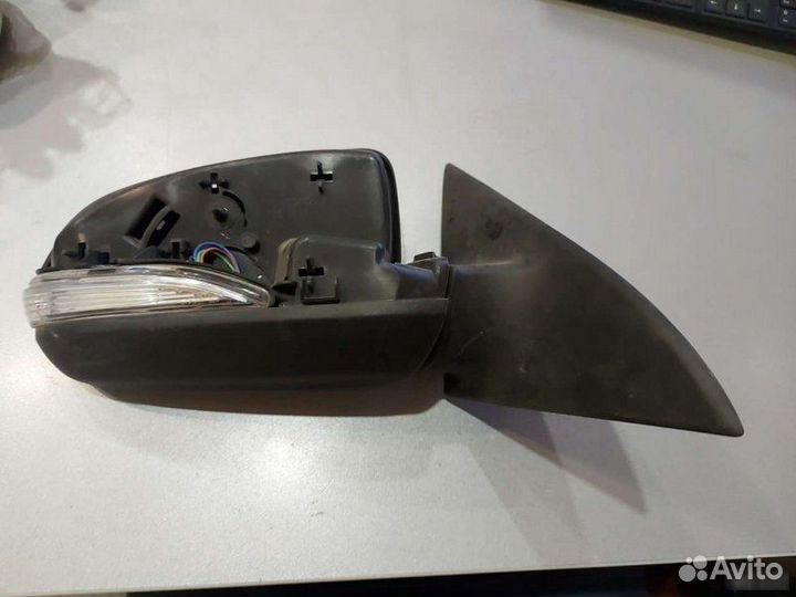 Правое зеркало LADA Vesta