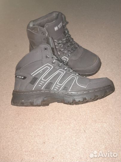 Ботинки женские зимние 39- 40 размера