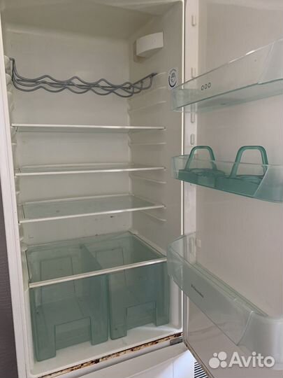 Холодильник бу Electrolux