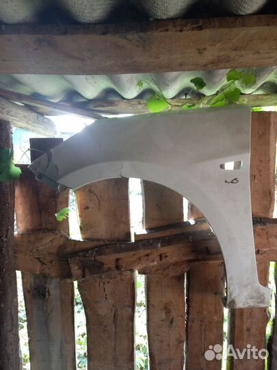 Правое переднее крыло