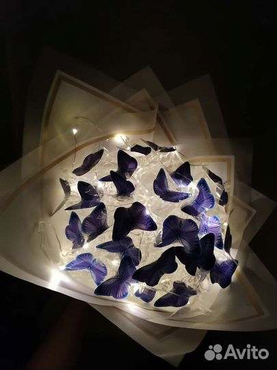 Светящийся букет из бабочек