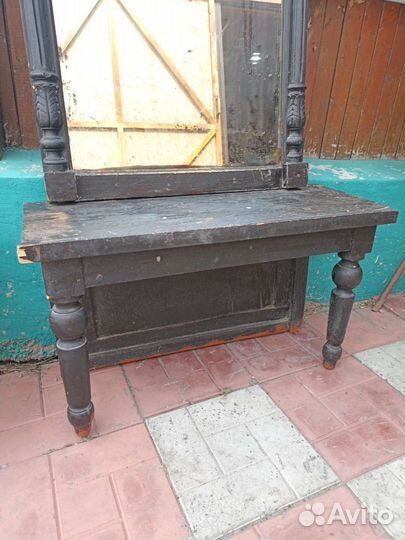 Старинное напольное зеркало