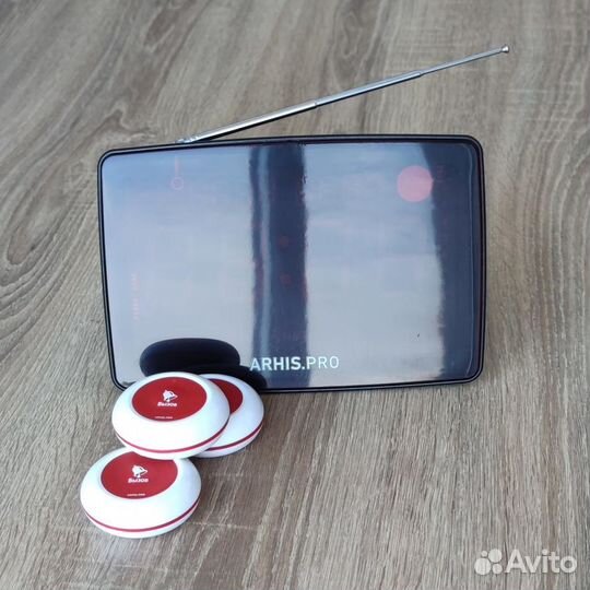 Кнпока вызова официанта и табло отображения вызова