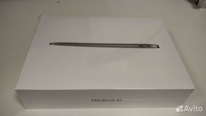 Apple Macbook Air 13 M1 2020 8/256 рус клавиатура