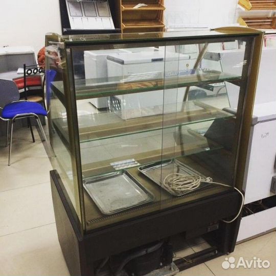 Кондитерская холодильная витрина Карбома