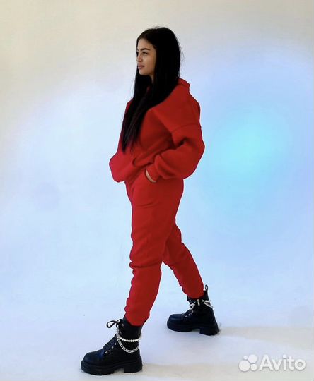 Спортивный костюм 42/44 ; 44/46