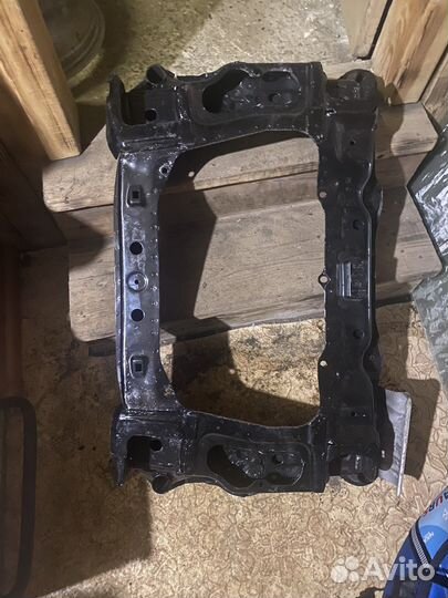 Подрамник W211 4matic