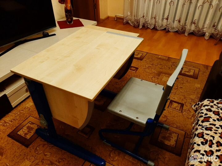 Растущая парта Дэми