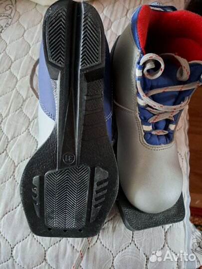 Лыжные ботинки