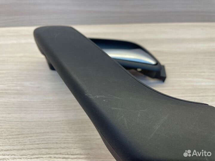 Внутренняя ручка двери передняя правая Volkswagen