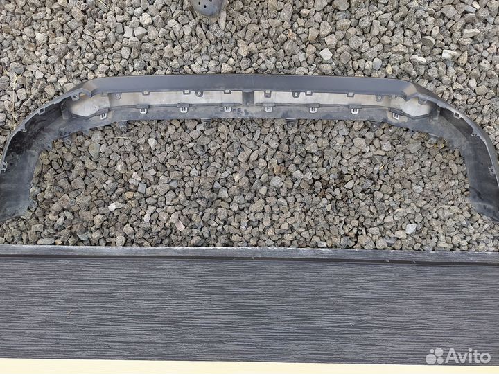 Нижняя губа переднего бампера на тойота Раф 2021г