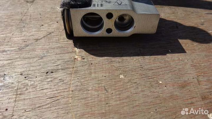 Клапан кондиционера Toyota Allex NZE124 1NZ-FE