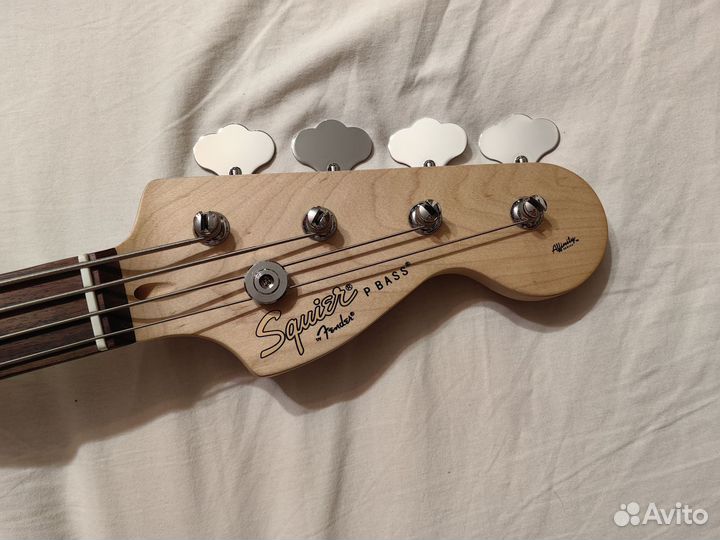Бас-гитара Fender Squier Precision Bass