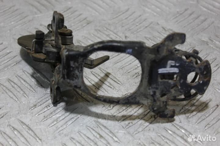 Крюк открывания капота E 210