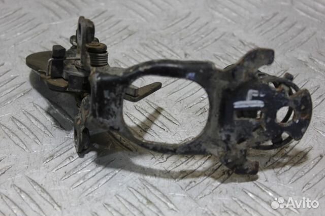 Крюк открывания капота E 210