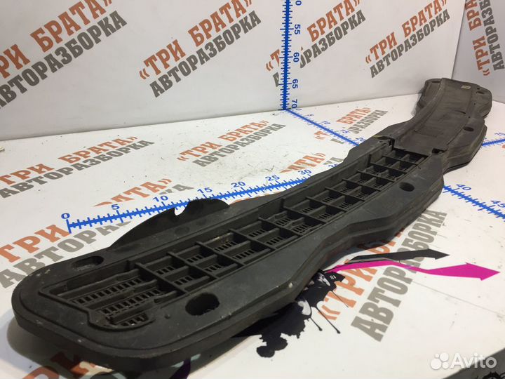 Мерседес E-Класс Решетка в капот