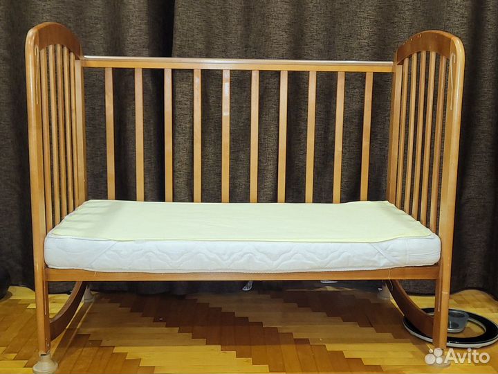 Детская кроватка