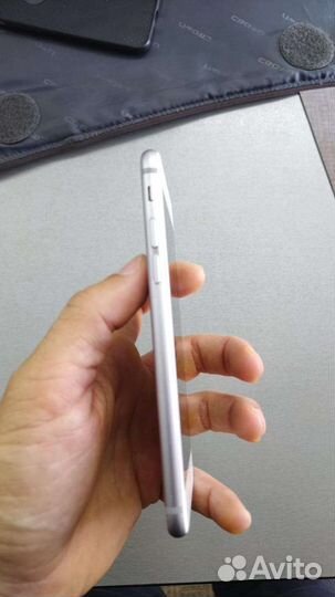 Телефон iPhone 6s