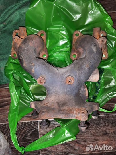 Продам выпускной коллектор на ниссан примера Р 12