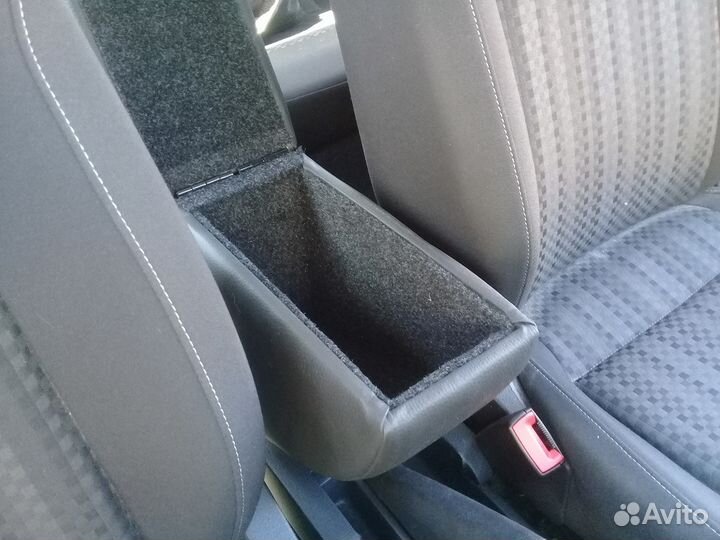 Подлокотник для Фольксваген Поло, Экокожа