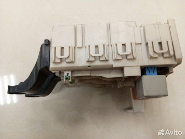 Блок предохранителей Toyota Corolla E150 1nrfe