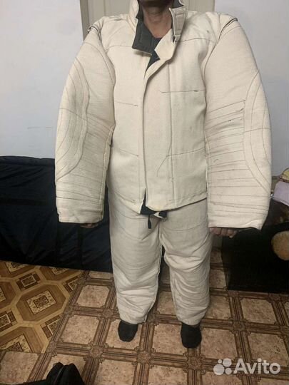 Защитный костюм