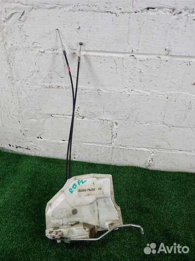 Замок двери передней левой Suzuki SX4 2008