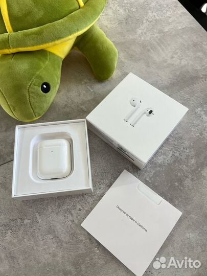 Airpods 2 новые + бонус чехол