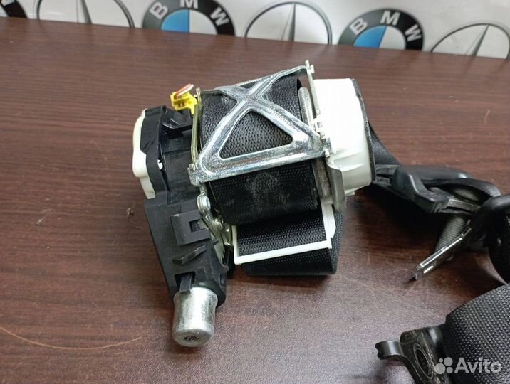 Задний левый ремень безопасности Mercedes W164