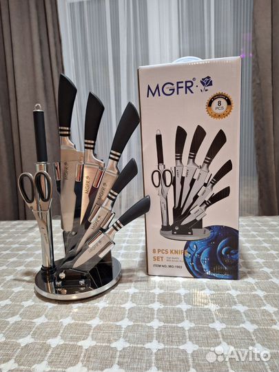 Набор кухонных ножей с подставкой