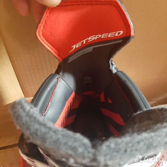 Коньки хоккейные