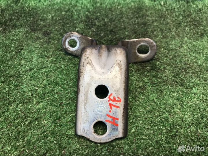 Петля двери задняя левая Kia Sorento XM 2.4 G4KE