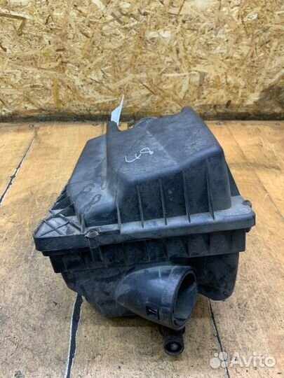 Корпус воздушного фильтра Opel Astra H Z16XEP 2006