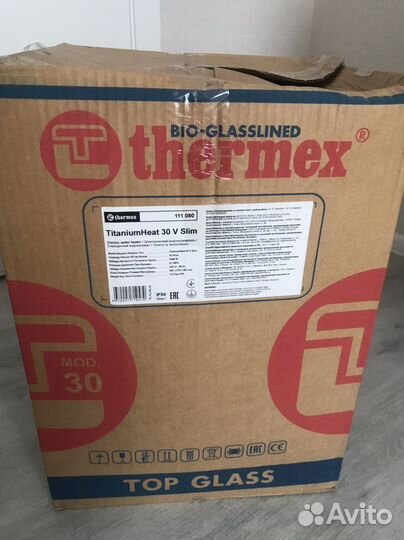 Бойлер водонагреватель TitaniumHeat 30 V Slim