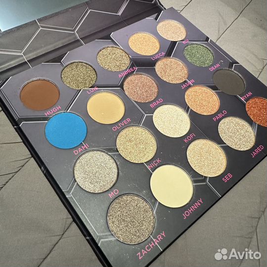 Beebeauty london Barbarella Eyeshadow Palette