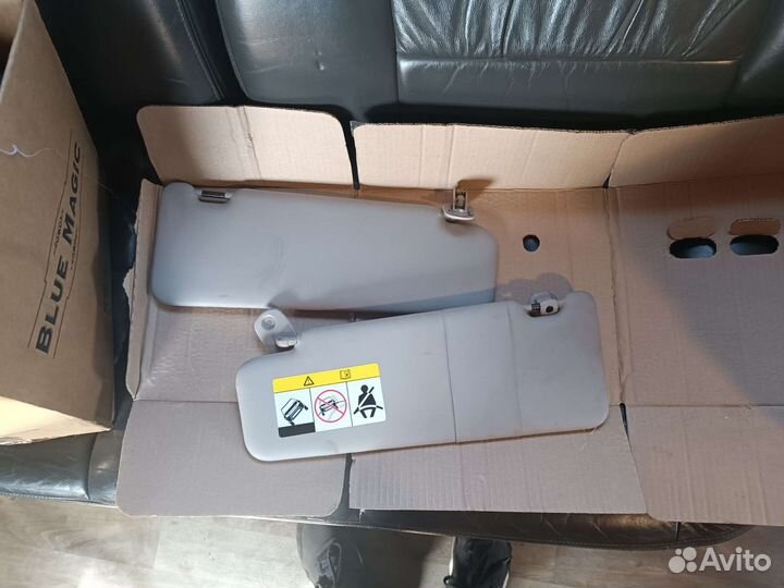 Козырьки рено дастер