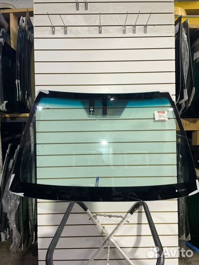 Лобовое стекло Тойота Камри