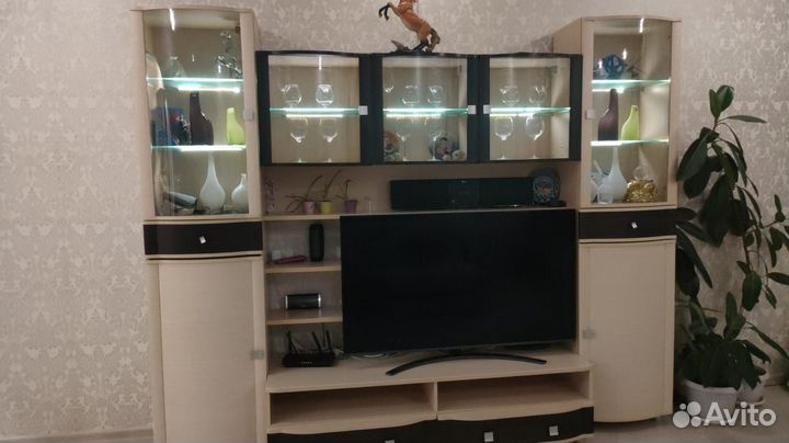 Стенка в гостиную