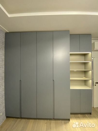 Шкаф распашной