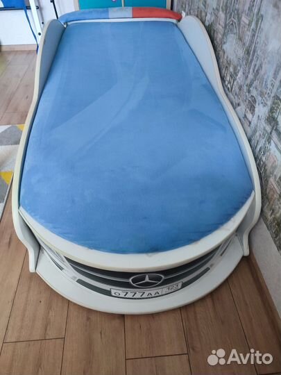 Детская кровать машина с матрасом