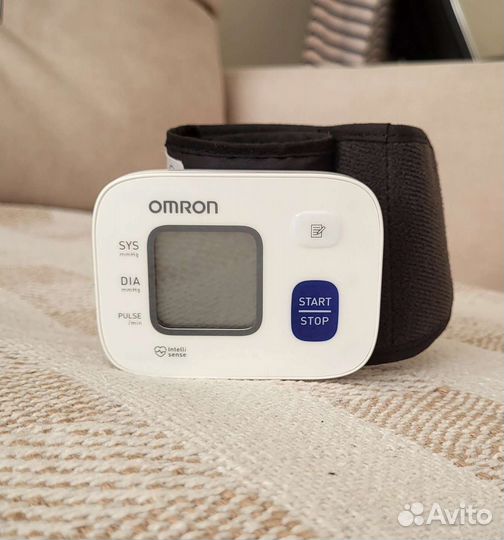 Тонометр на запястье Omron RS2