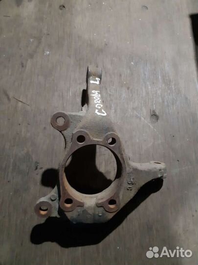 Toyota Corolla E150 Кулак поворотный