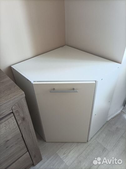 Кухонный навесной боковой шкафчик