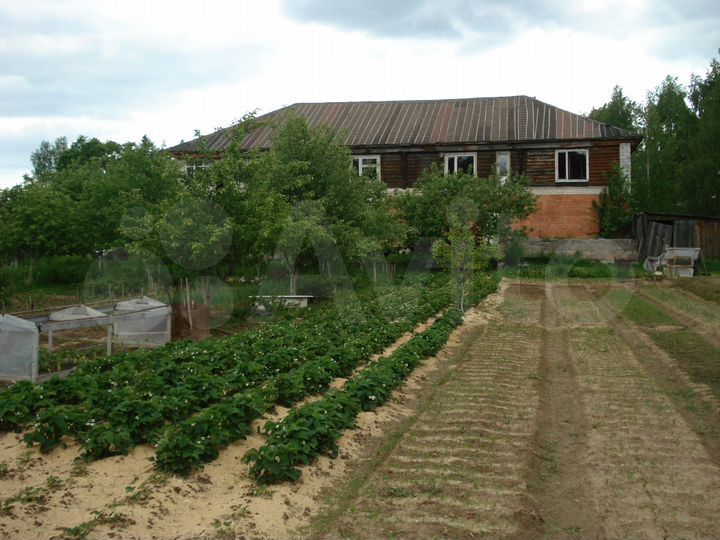 Коттедж 1400 м² на участке 7,5 га