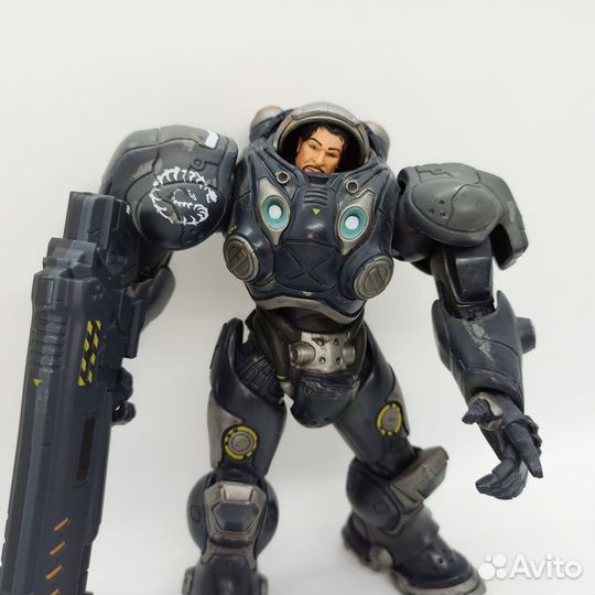 Фигурка какого-то мужика походу из Старкрафта