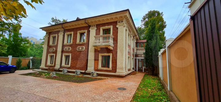 Дом 500 м² на участке 15 сот.